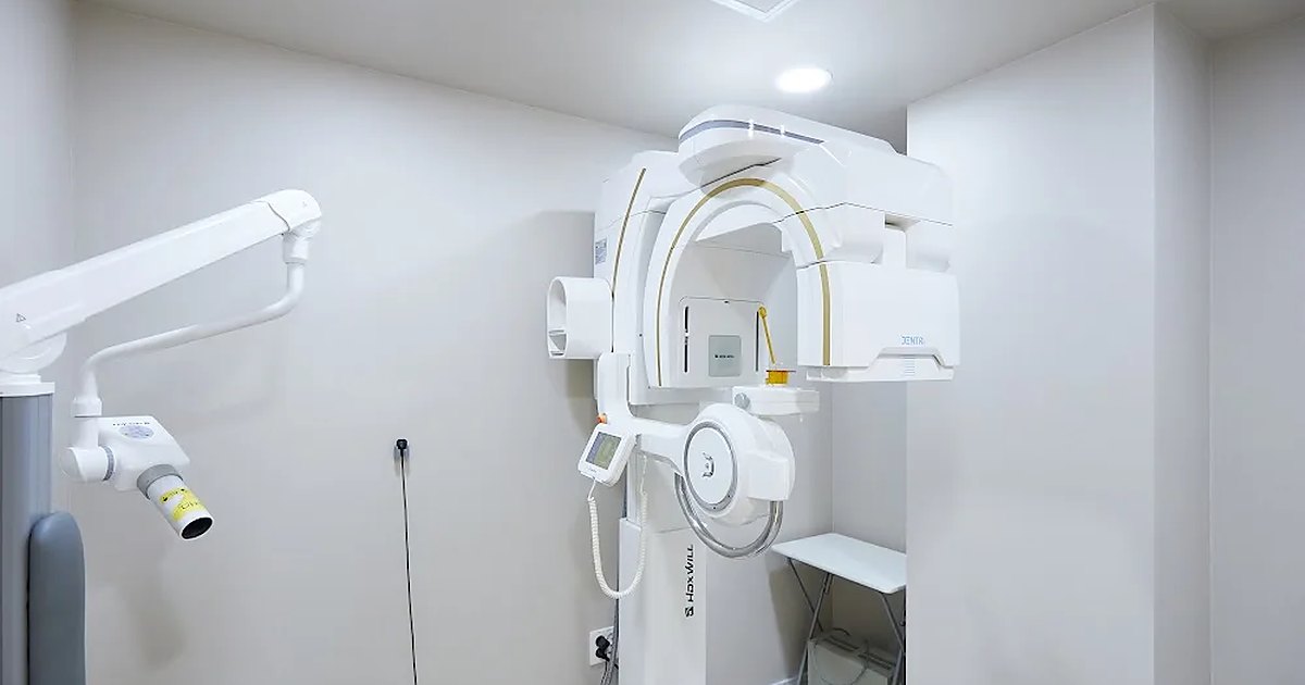 청량리 임플란트 재수술 — 원인 확인을 위한 더굿모닝치과 CT 촬영실